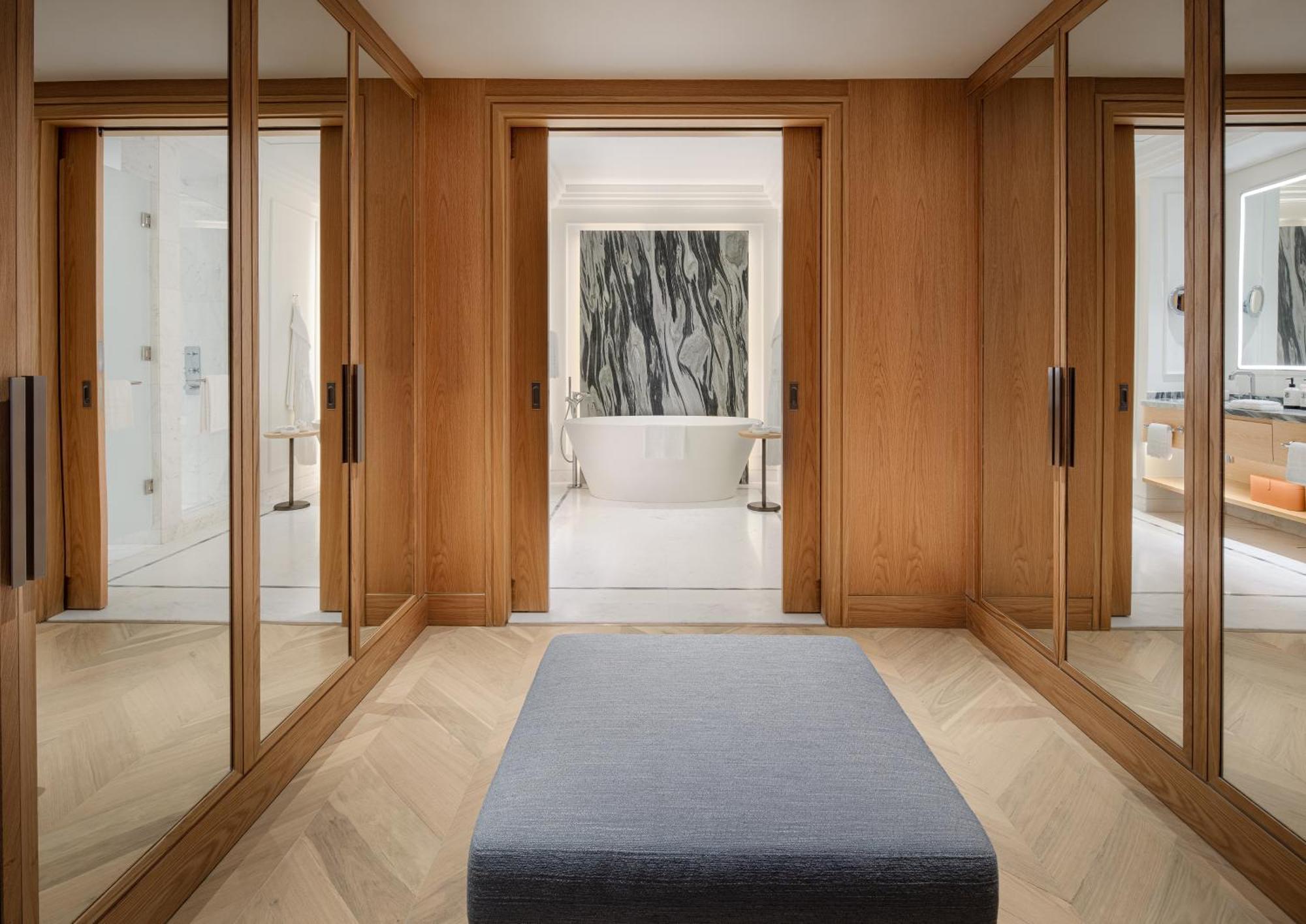 Four Seasons And Residences At The Pearl - Qatar Resort 5*